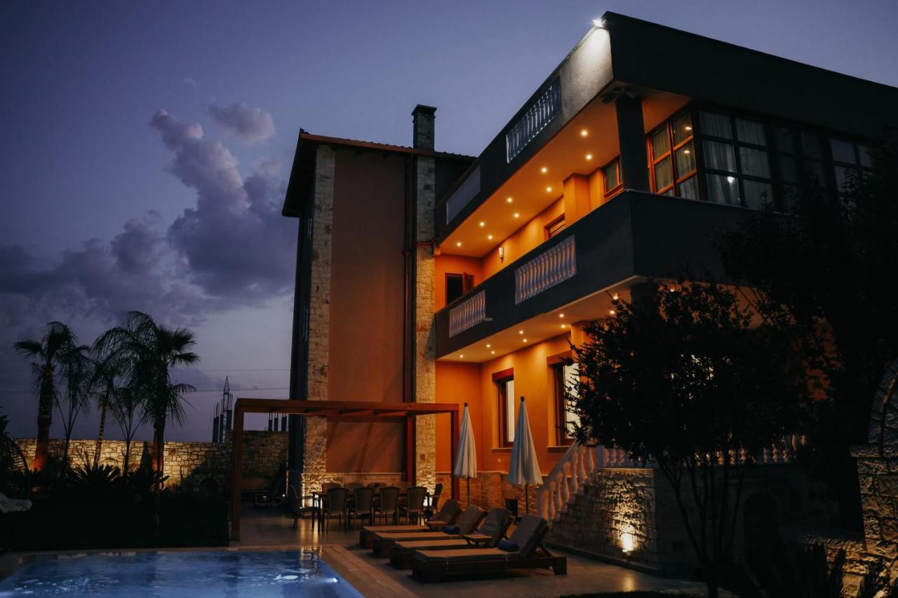 Green Villa With Private Pool Durres Bagian luar foto