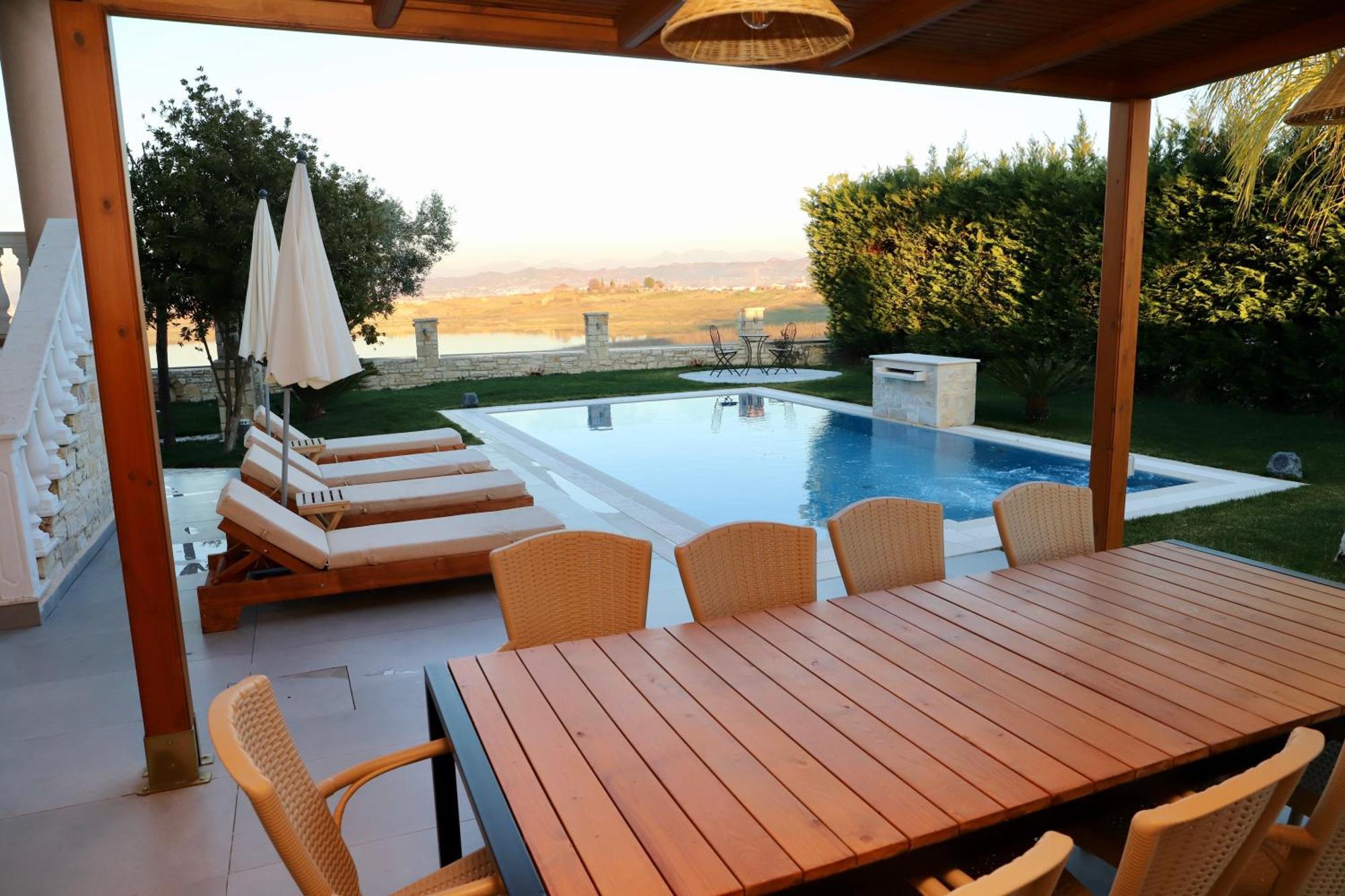 Green Villa With Private Pool Durres Bagian luar foto