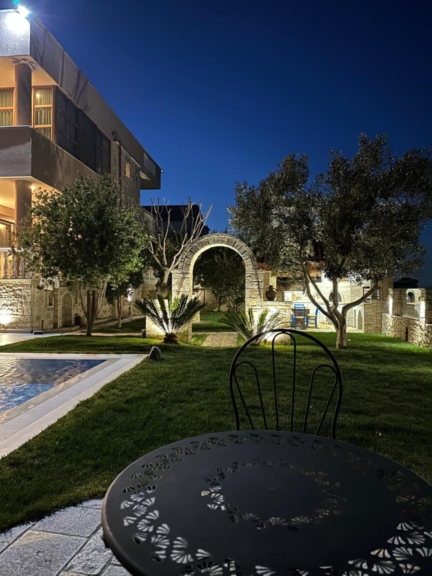 Green Villa With Private Pool Durres Bagian luar foto