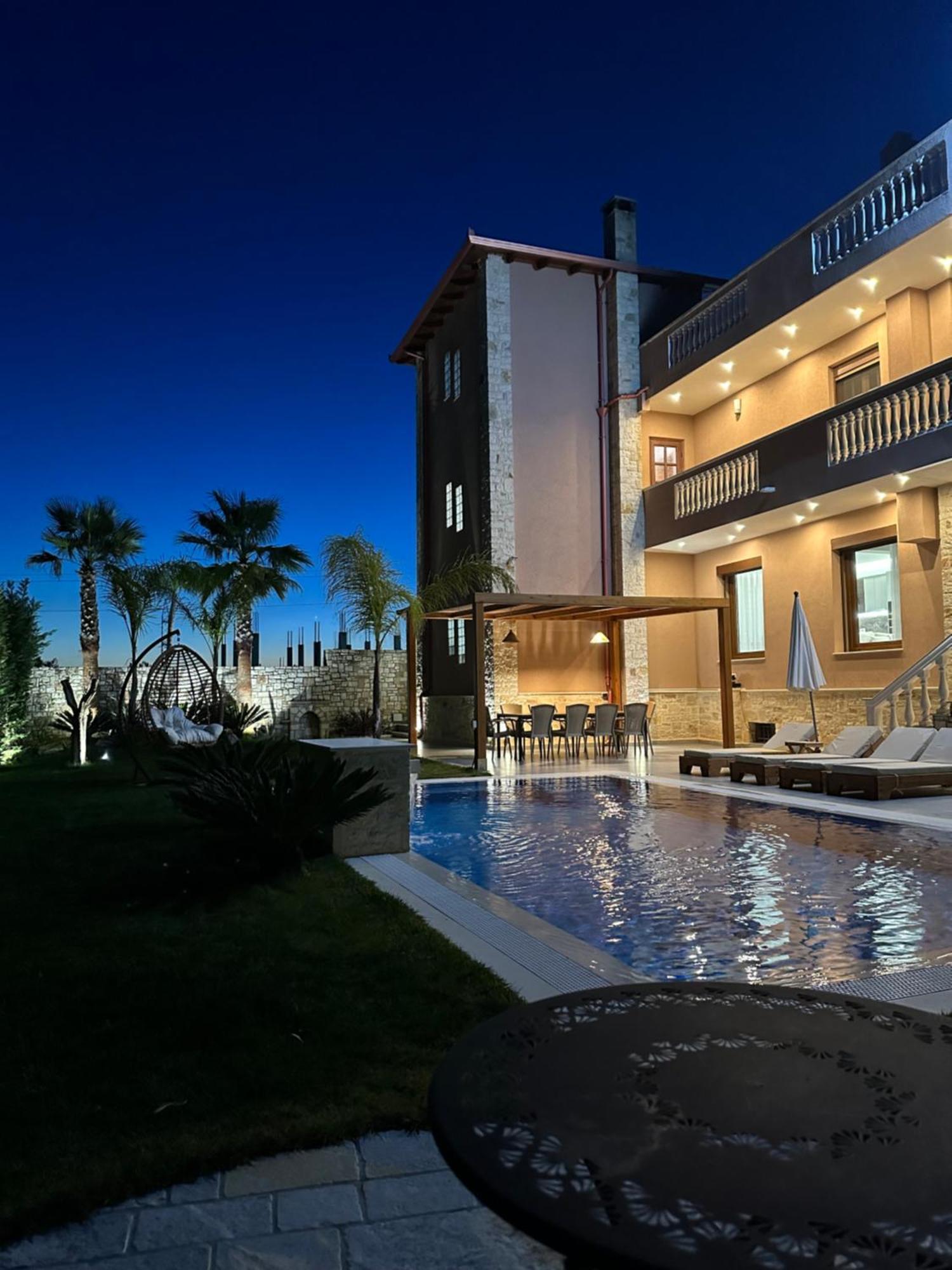 Green Villa With Private Pool Durres Bagian luar foto