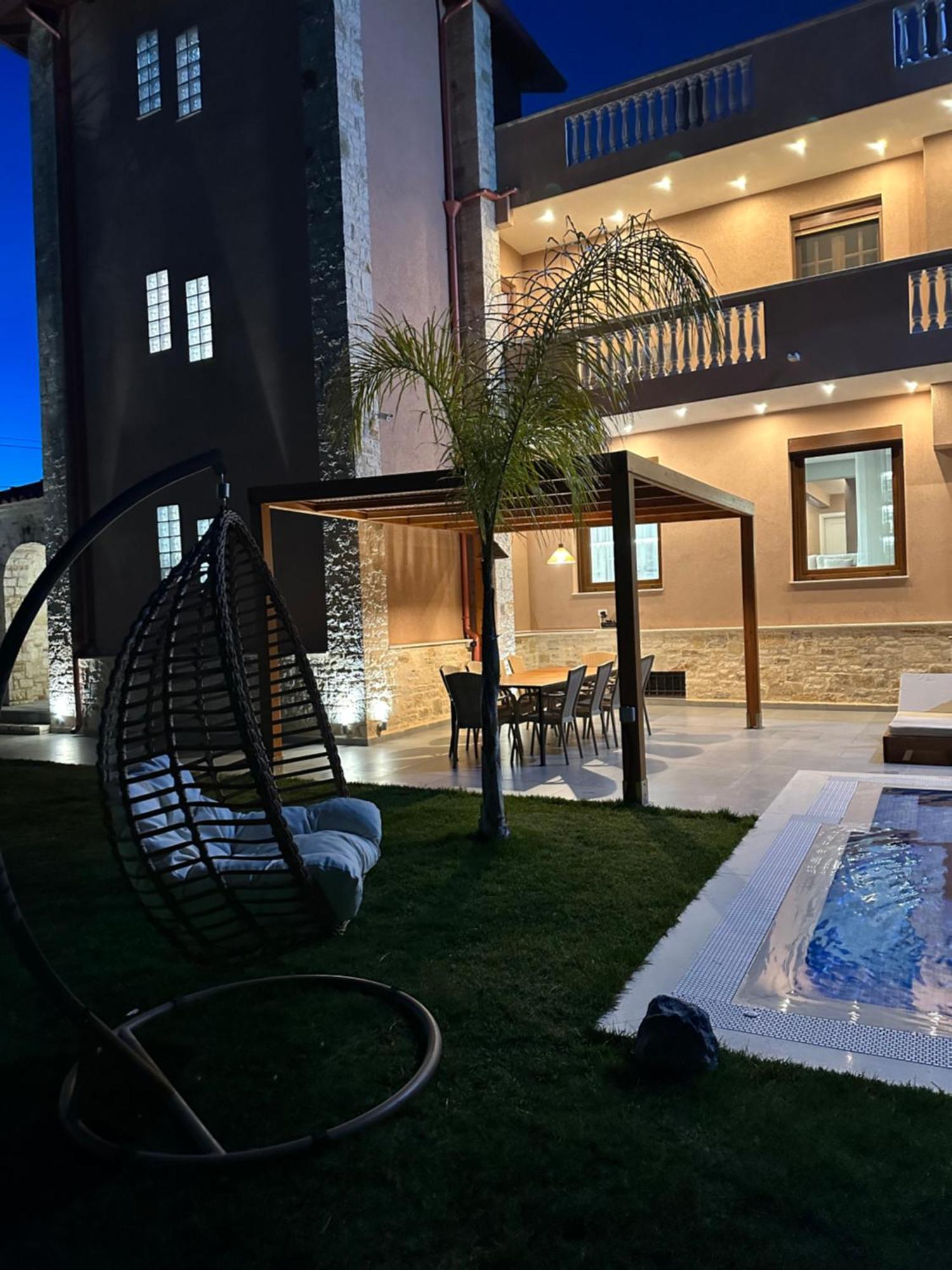 Green Villa With Private Pool Durres Bagian luar foto
