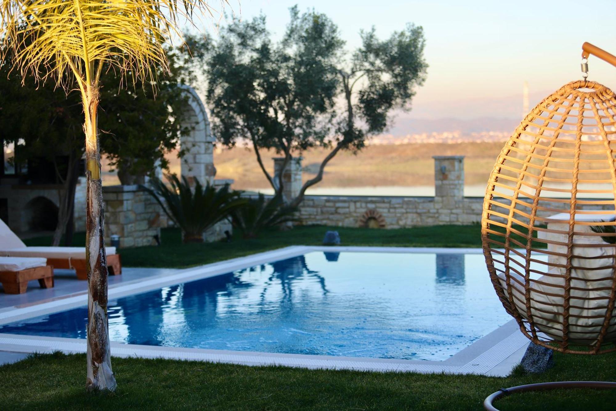 Green Villa With Private Pool Durres Bagian luar foto