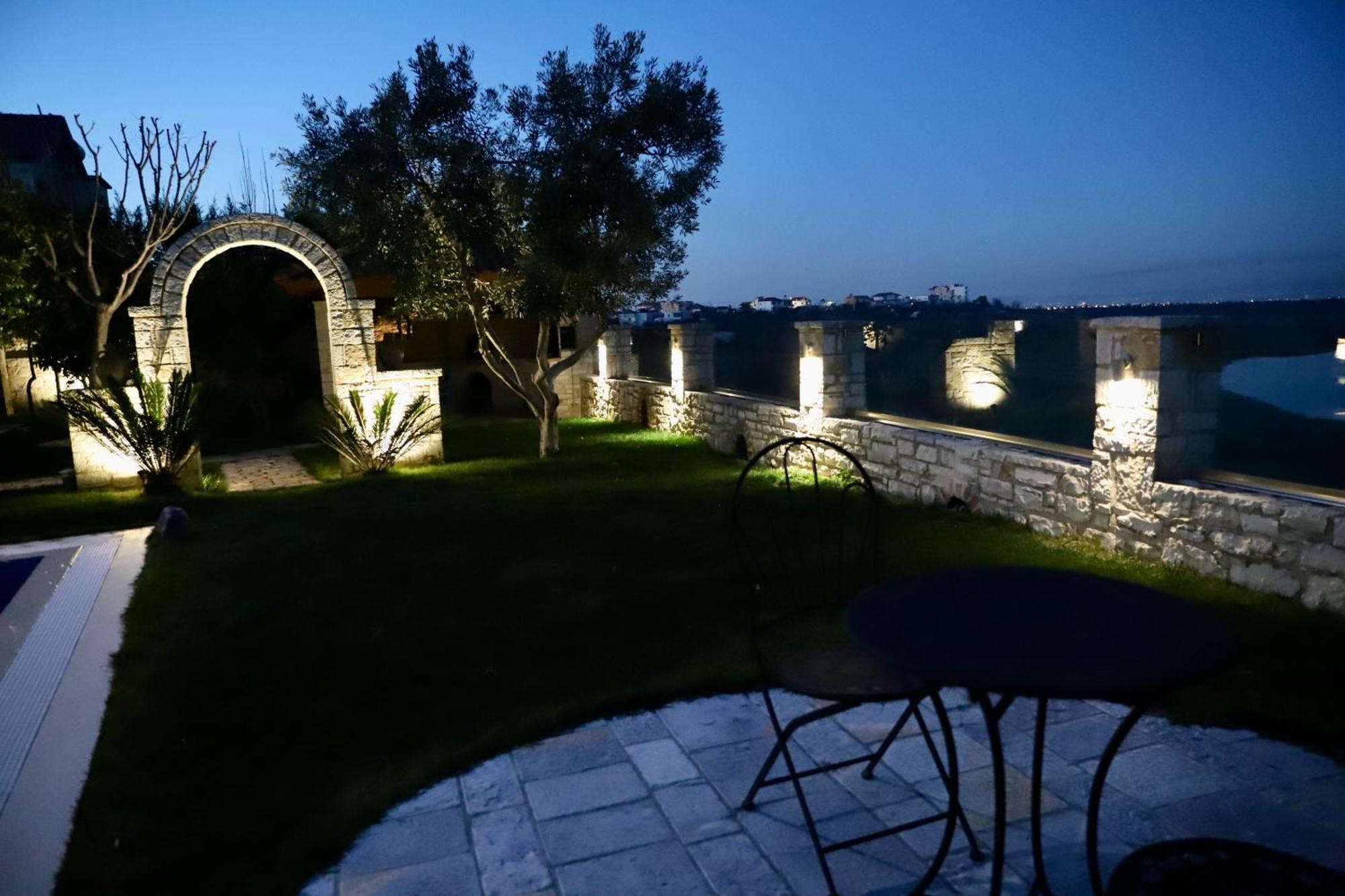 Green Villa With Private Pool Durres Bagian luar foto