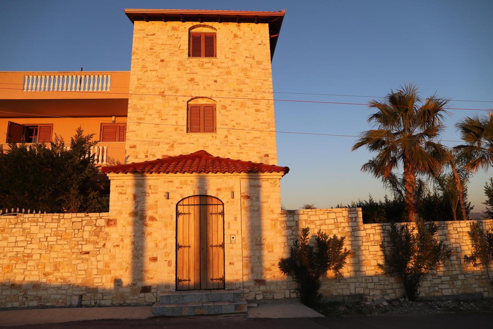 Green Villa With Private Pool Durres Bagian luar foto