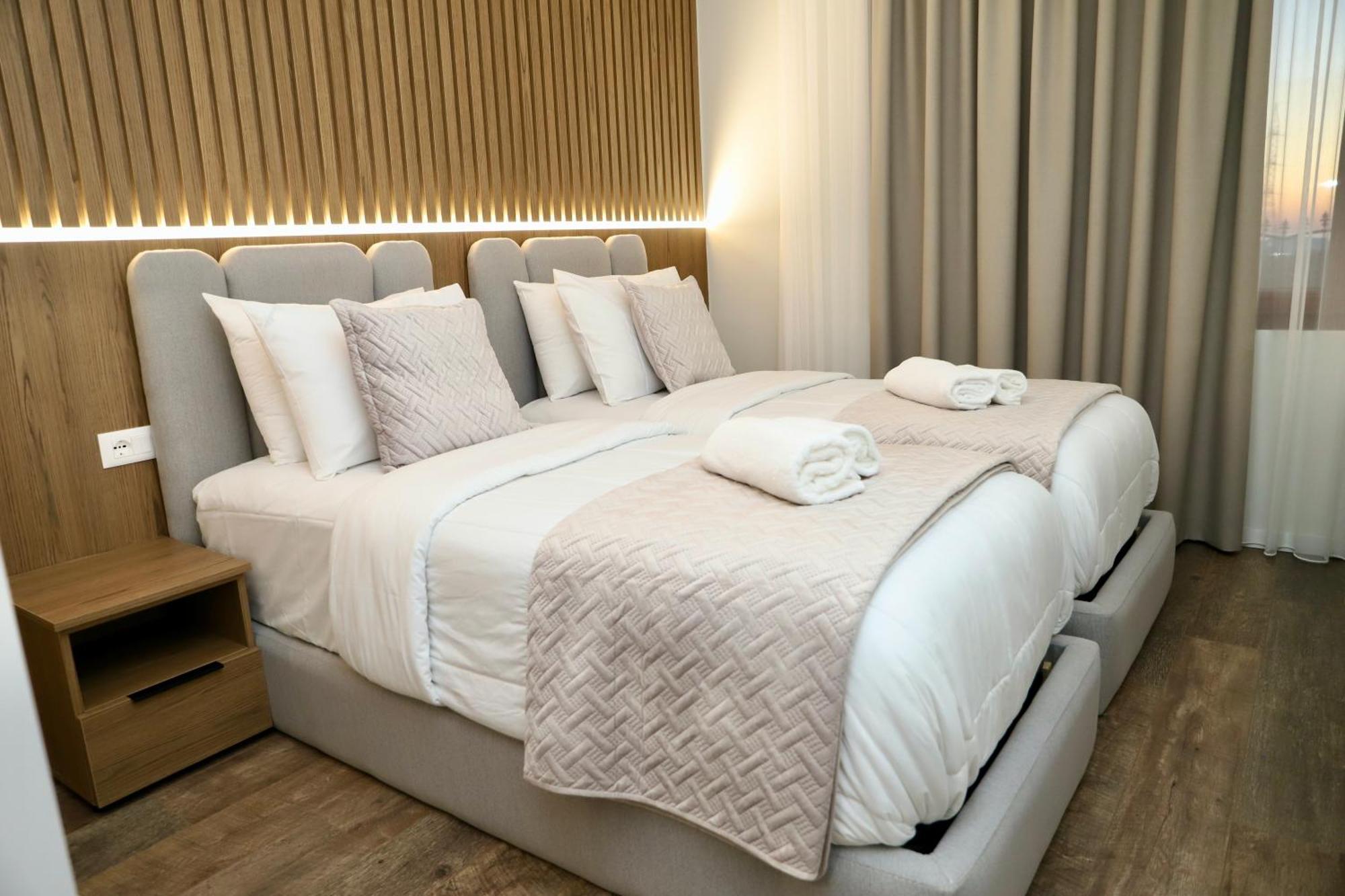 Green Villa With Private Pool Durres Bagian luar foto