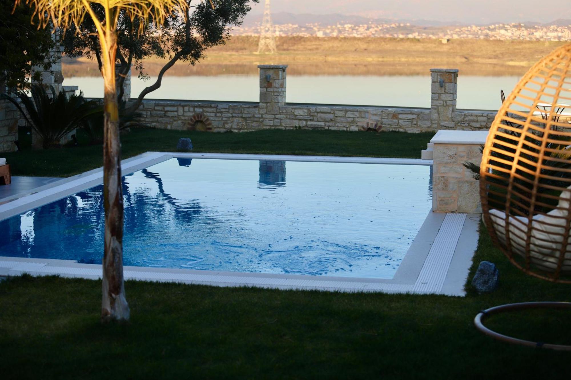 Green Villa With Private Pool Durres Bagian luar foto