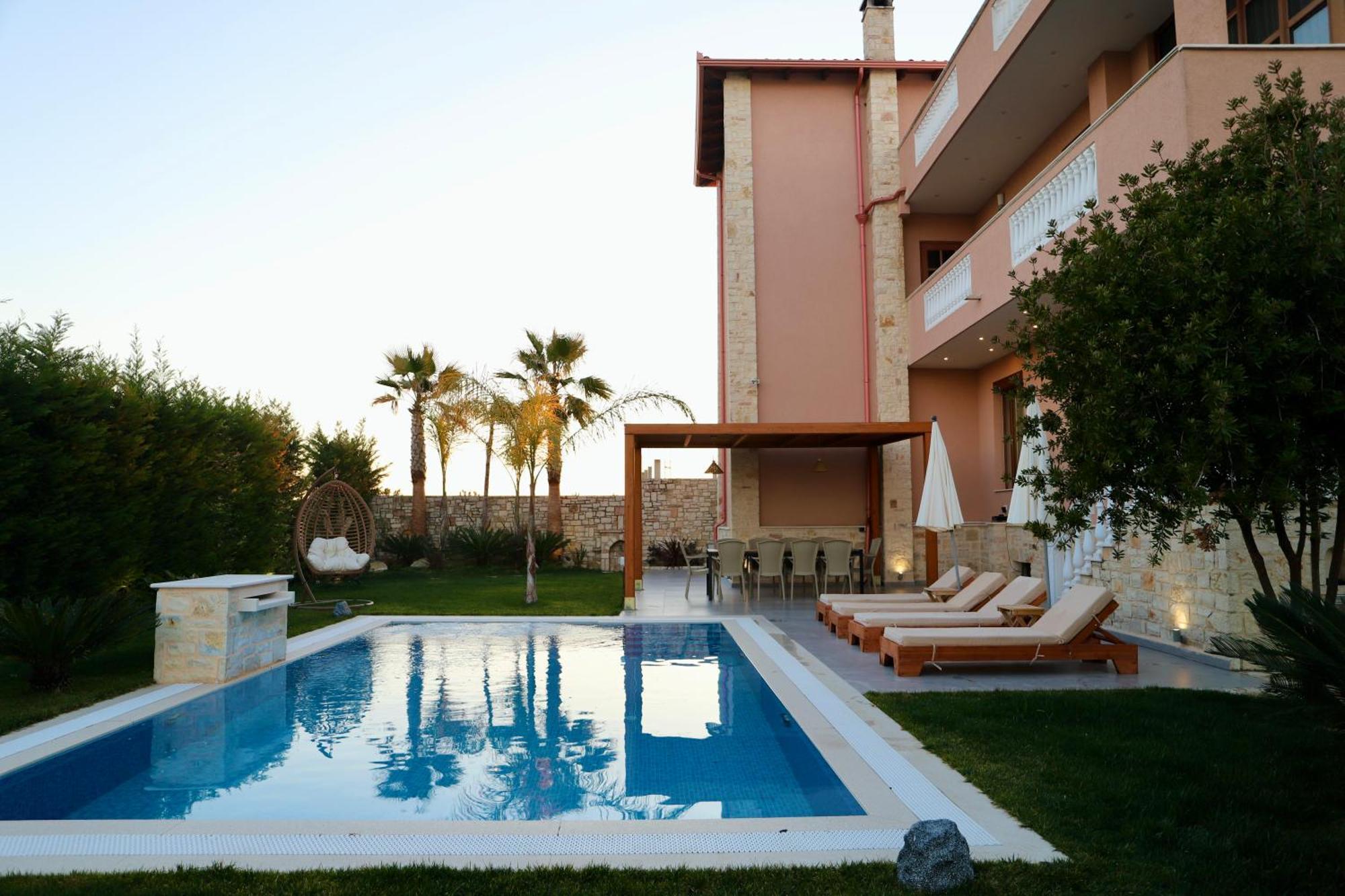 Green Villa With Private Pool Durres Bagian luar foto