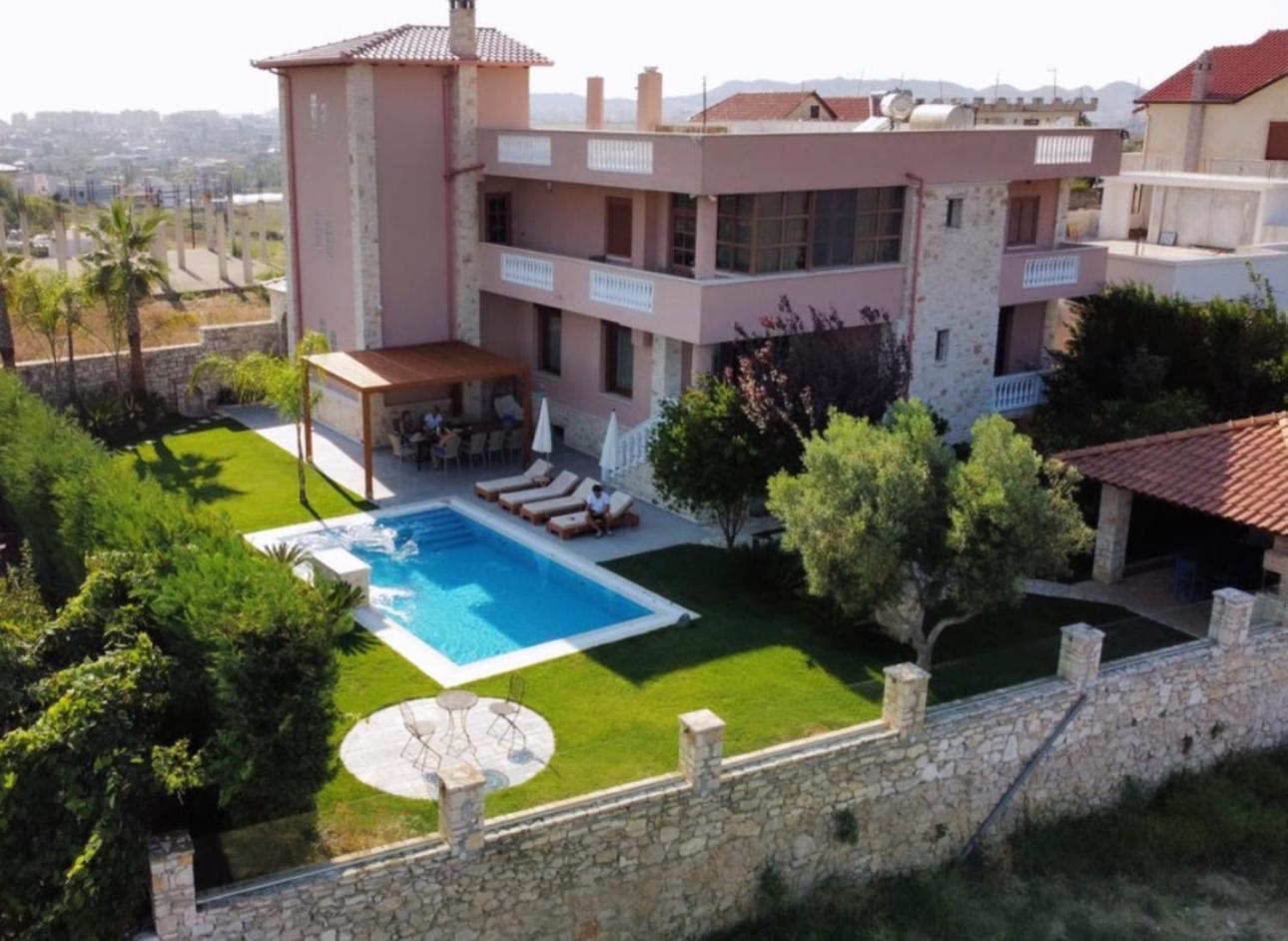 Green Villa With Private Pool Durres Bagian luar foto